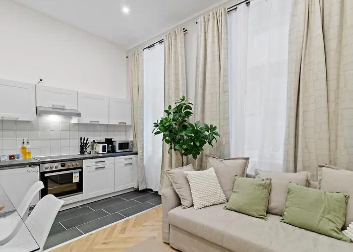 1-br 5 Minutes To U3 Metro - Near Famous Shopping Street